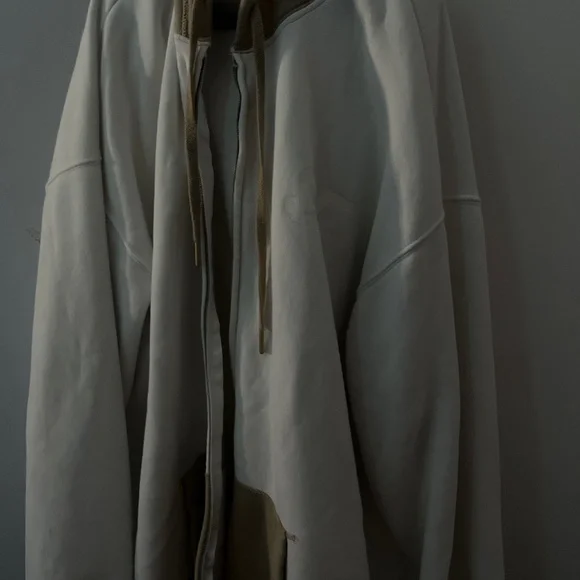 Social Tourist Tops Social Tourist Charli Damelio Zip Up